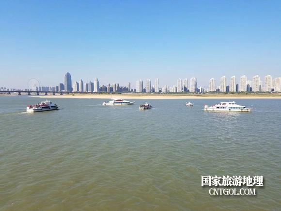 江西開展呵護一湖清水，嚴厲打擊非法采砂行動（圖）