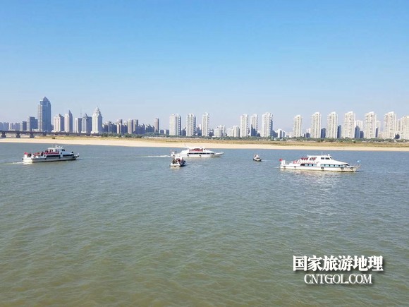 江西開展呵護一湖清水，嚴厲打擊非法采砂行動（圖）